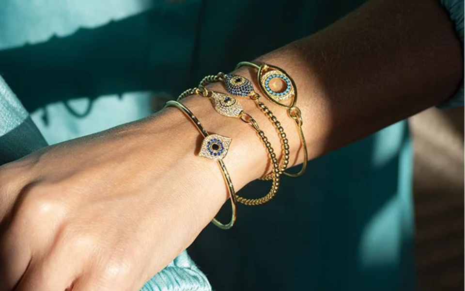 μάτι-το-σύμβολο-τύχης-που-έγινε-trendy-κόσμη-561950341