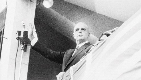 Αφιέρωμα – Δημοκρατία ετών 48: «Κάποιοι έκλαιγαν και γέλαγαν, την ίδια στιγμή»-1