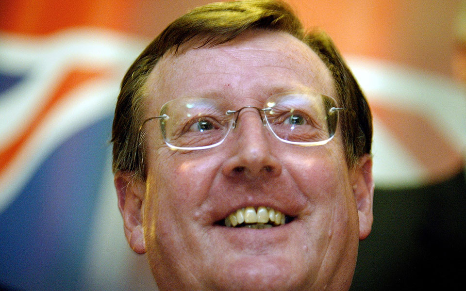 έφυγε-από-τη-ζωή-ο-νομπελίστας-ντέιβιν-561972892