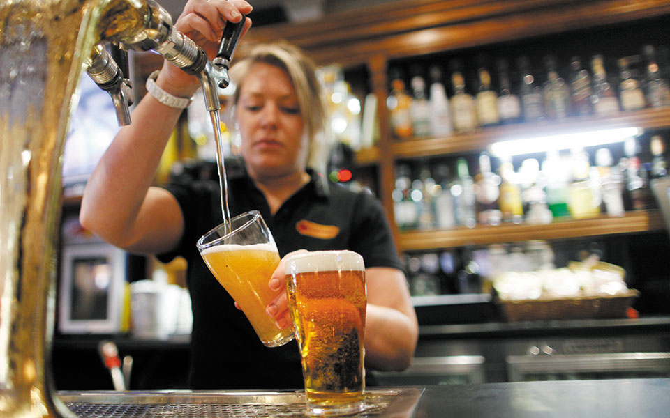 μόναχο-απολύθηκε-γιατί-κρέμασε-δικό-τ-561961126