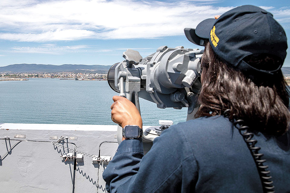 Αλεξανδρούπολη: Αμερικανική απόβαση για σουβλάκι και τατουάζ-1