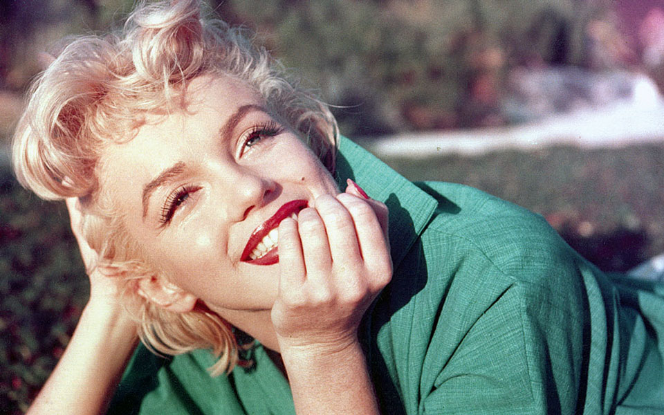 home-cinema-ζωντανεύοντας-μνήμες-για-τη-μέρι-561961027