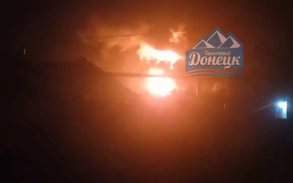 ντονμπάς-ουκρανικό-πλήγμα-σε-αποθήκη-561973642