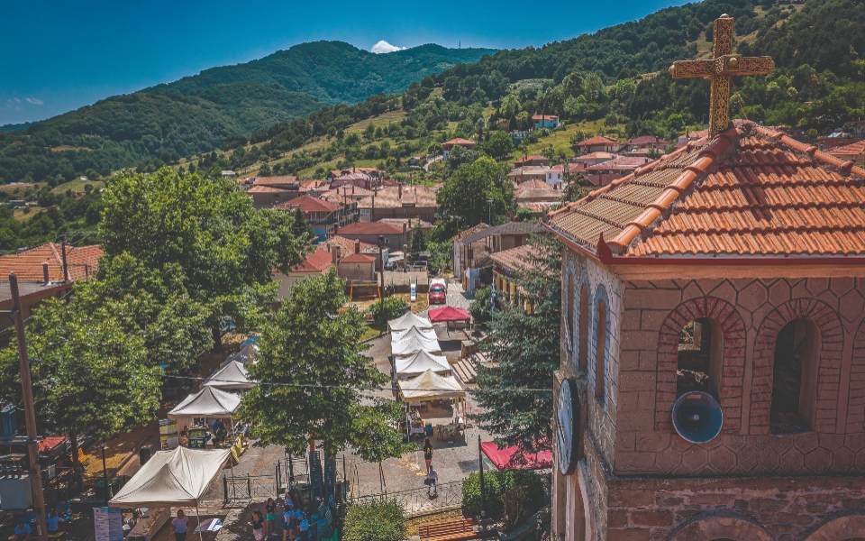 οινικές-γιορτές-στους-πρόποδες-του-ολ-561971485