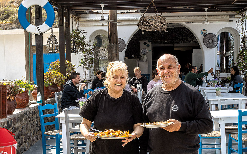 αγκίστρι-ένα-αυθεντικό-ταβερνείο-με-θ-561936331