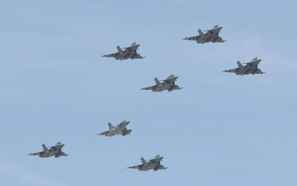 γαλλία-ελληνικά-rafale-πέταξαν-πάνω-από-το-π-561957997