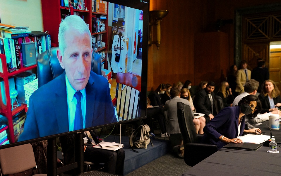 κορωνοϊός-ο-μπάιντεν-εξετάζει-επέκτα-561952519