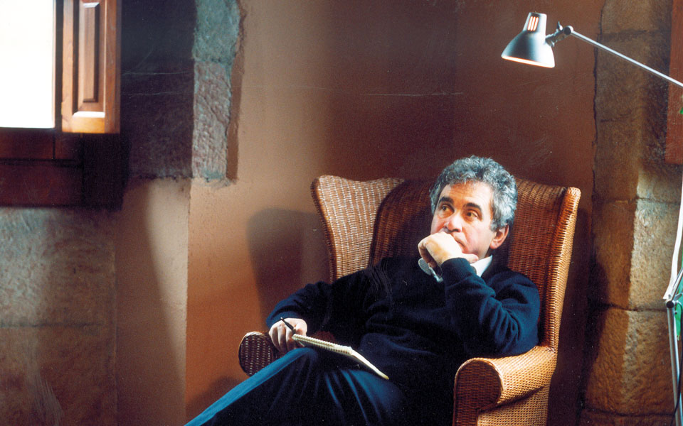 άνθρωποι-ζώα-σπίτια-τάφοι-561967306