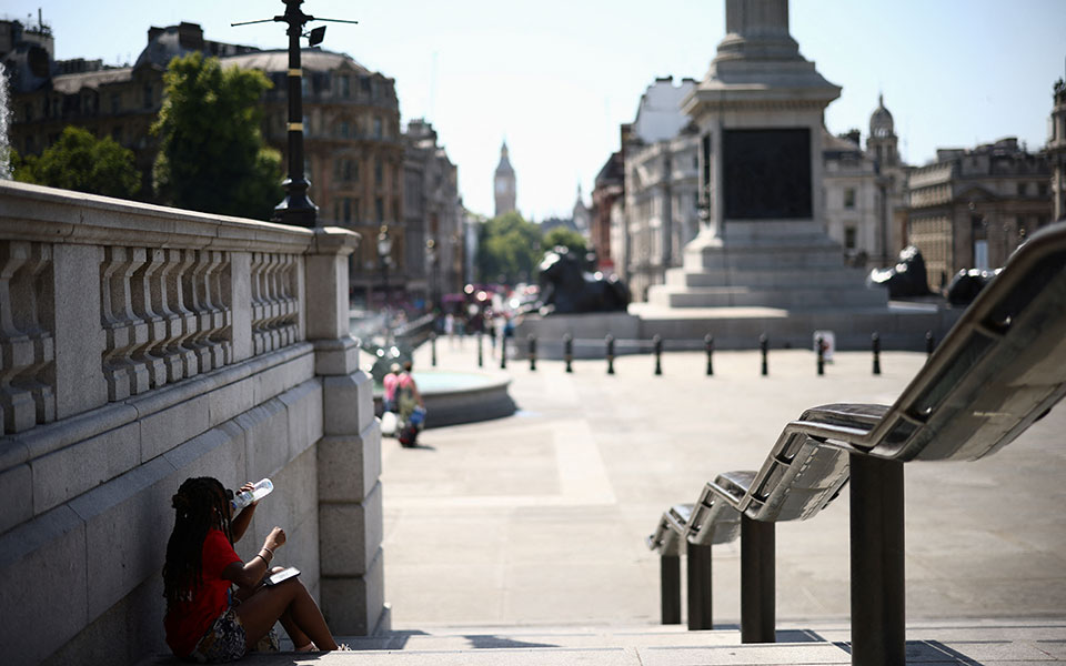 Ιστορικός καύσωνας στη Βρετανία: «Έσπασε» το ρεκόρ των 40 βαθμών Κελσίου-2