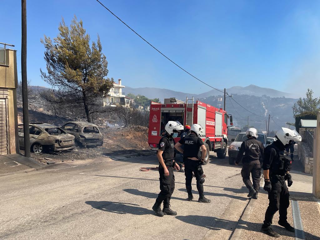 Φωτιά στην Πεντέλη: Η «Κ» στο πύρινο μέτωπο (φωτογραφίες, βίντεο)-3