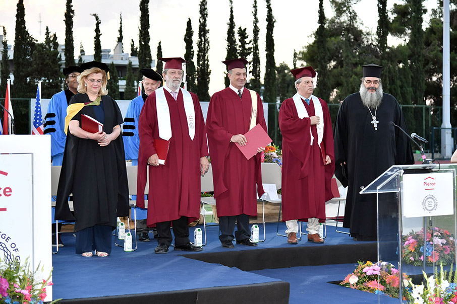 Οι απόφοιτοι του Pierce – The American College of Greece αποχαιρετούν τη μαθητική ζωή και ετοιμάζονται για νέα ξεκινήματα-1
