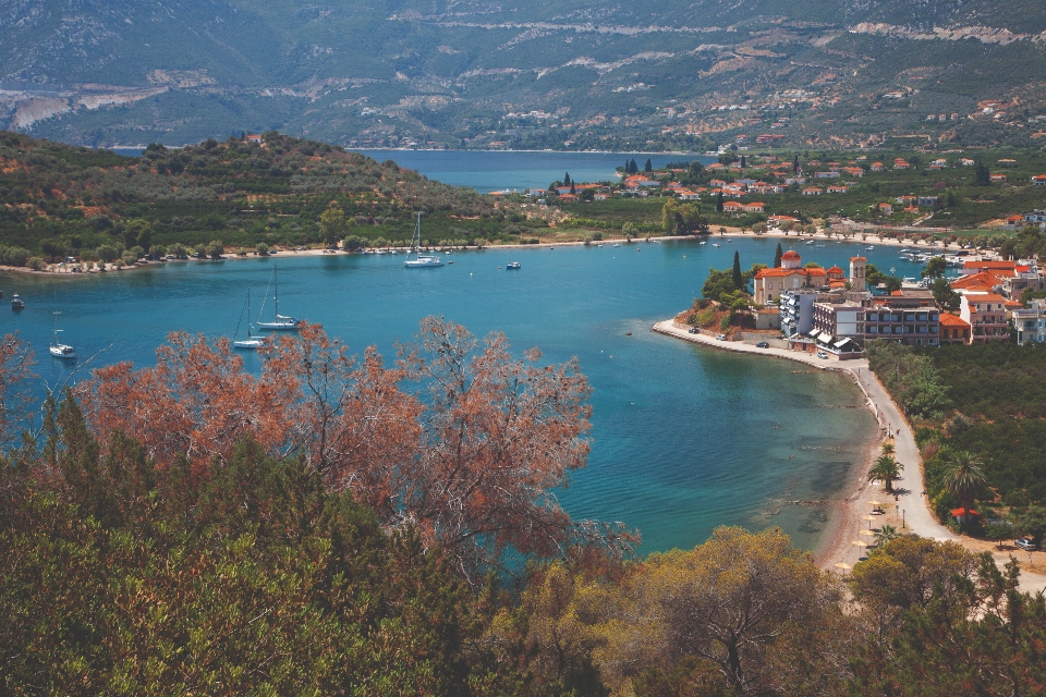 στην-επίδαυρο-δεν-ταξιδεύουμε-μόνο-γι-561971575