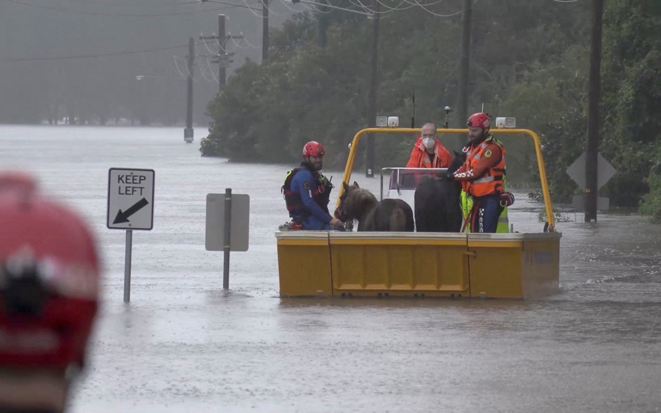 αυστραλία-μήνυμα-112-σε-χιλιάδες-κατο-561939781