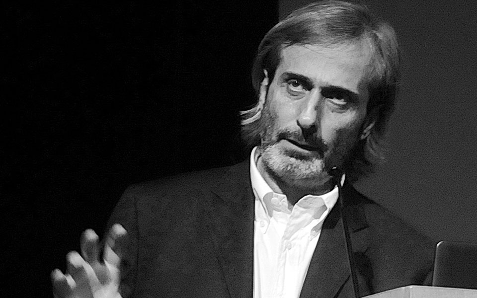 η-ανατρεπτική-νεωτερικότητα-του-νίκο-561971323