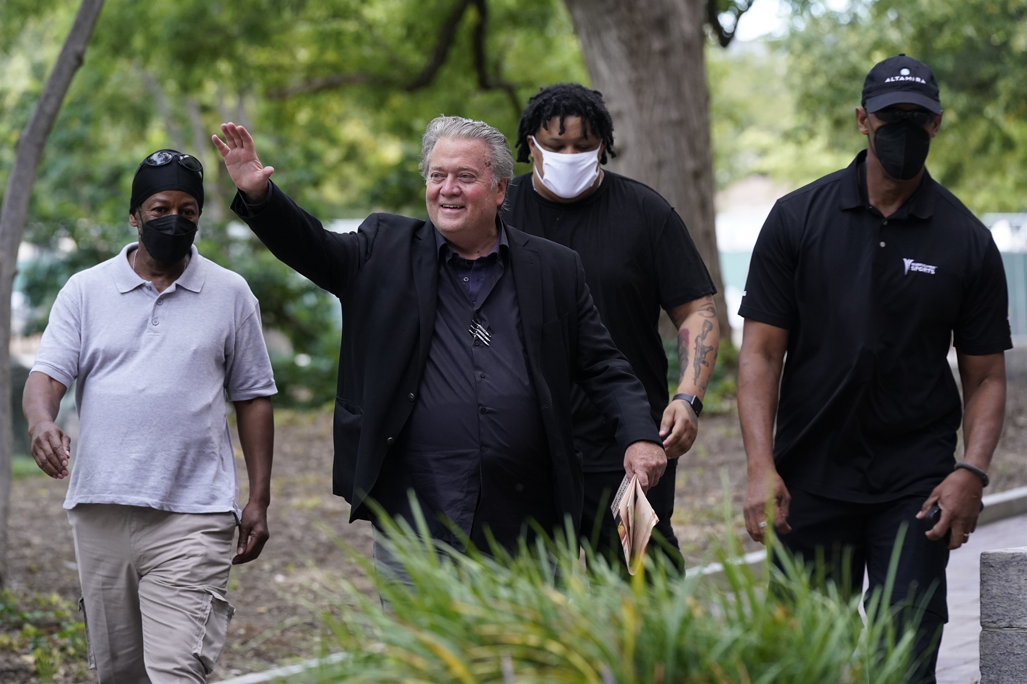 στιβ-μπάνον-ένοχος-για-ασέβεια-προς-το-561966445