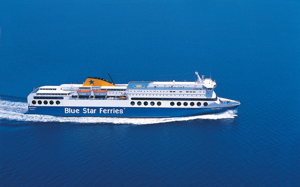οι-διακοπές-ξεκινούν-στα-πλοία-της-blue-star-ferries-561945271