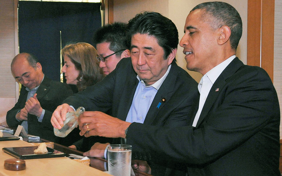 Ποιος ήταν ο Σίνζο Άμπε – Η «κληρονομιά» που αφήνει πίσω του-3