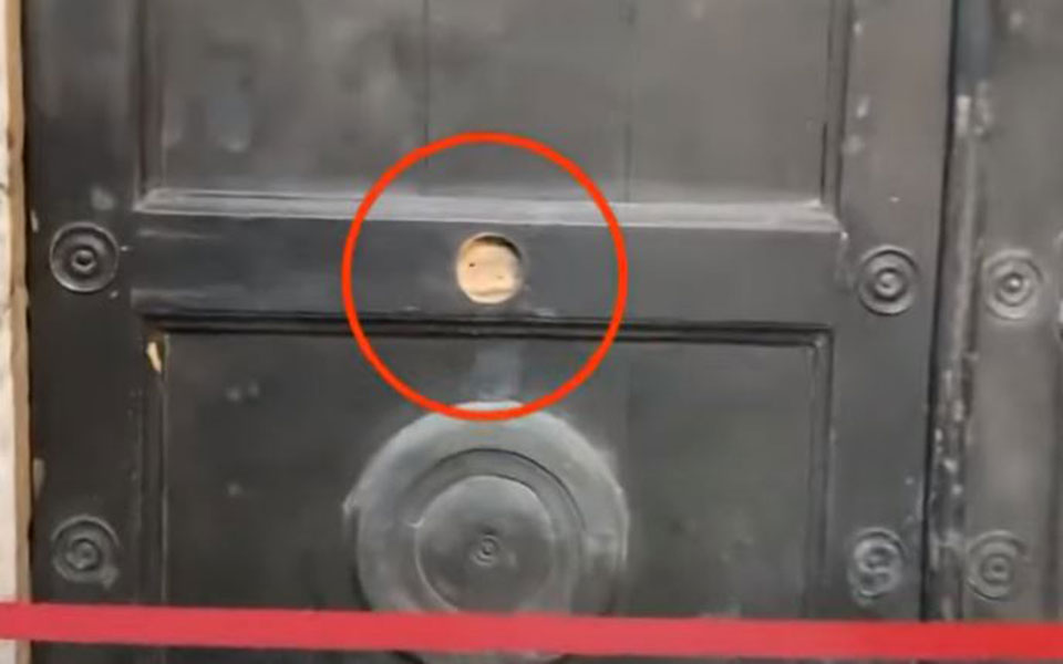 τουρκία-αφαίρεσαν-διάκοσμο-από-την-αυ-561956458