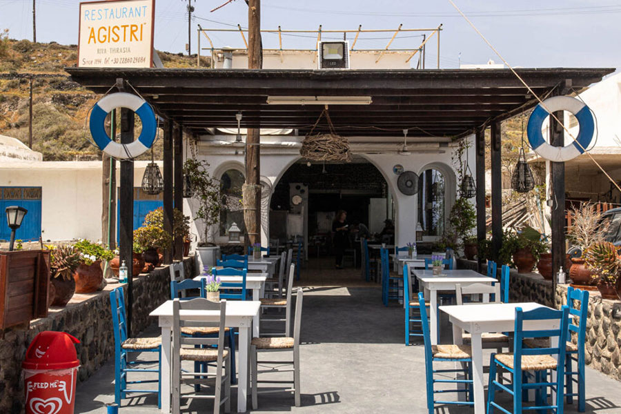 στο-αγκίστρι-της-θηρασιάς-βλέπεις-μια-561942178