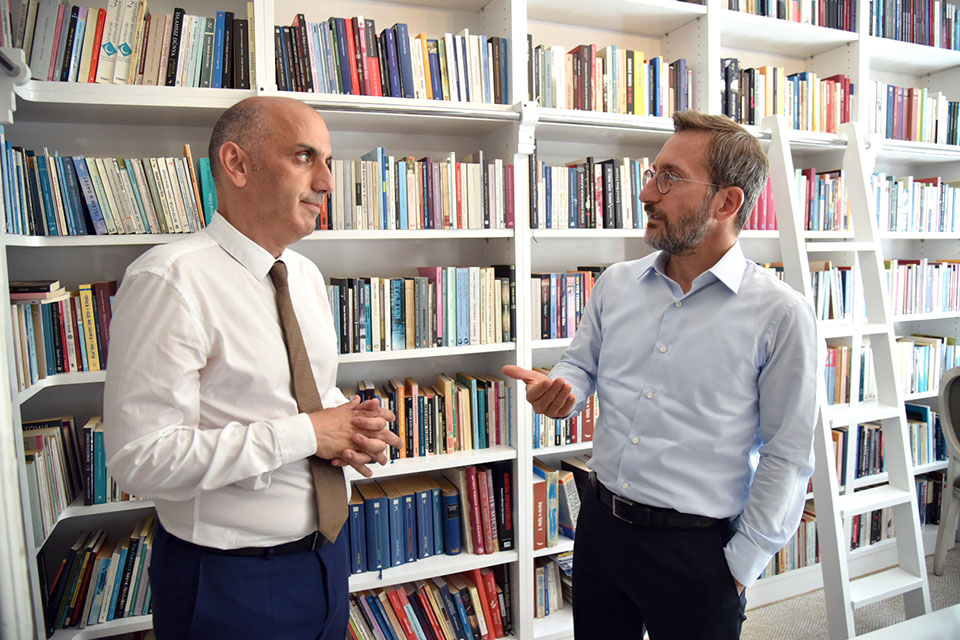 Διαβάστε στην «Καθημερινή της Κυριακής»-4