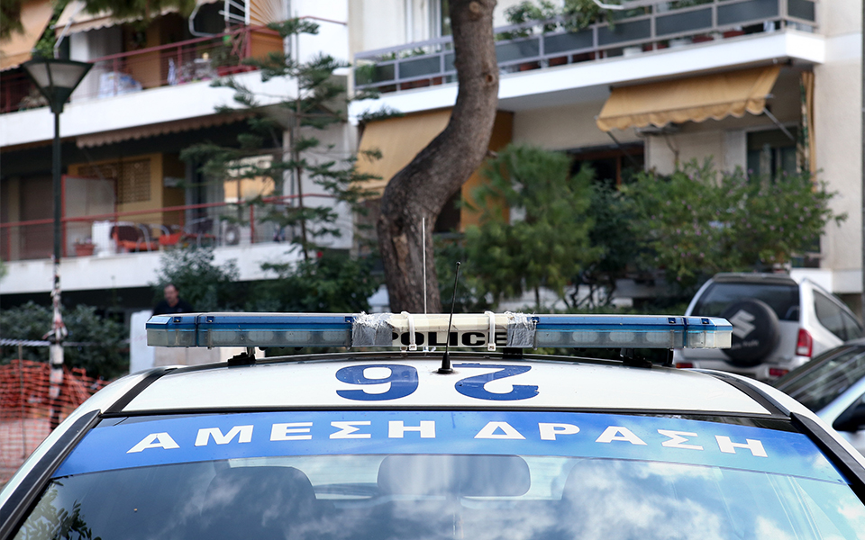 πάτρα-χειροπέδες-σε-34χρονο-για-αρπαγή-561960913