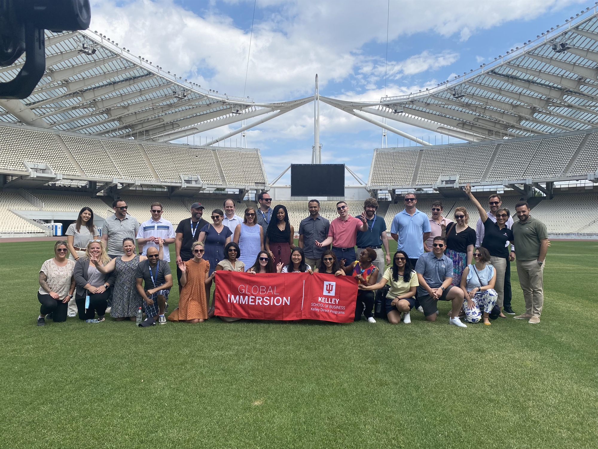 είκοσι-οκτώ-φοιτητές-από-τις-ηπα-δίνου-561974593