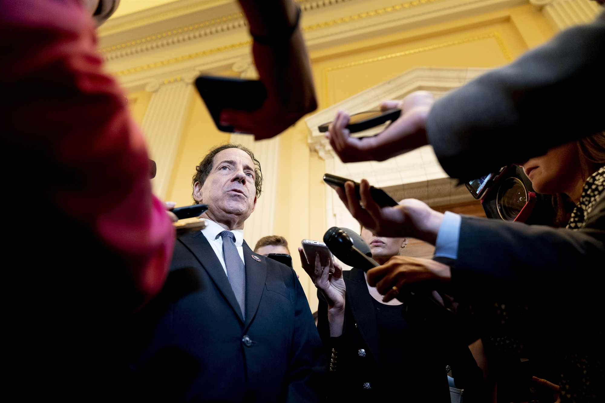 εισβολή-στο-καπιτώλιο-τραμπ-να-είσ-561955318