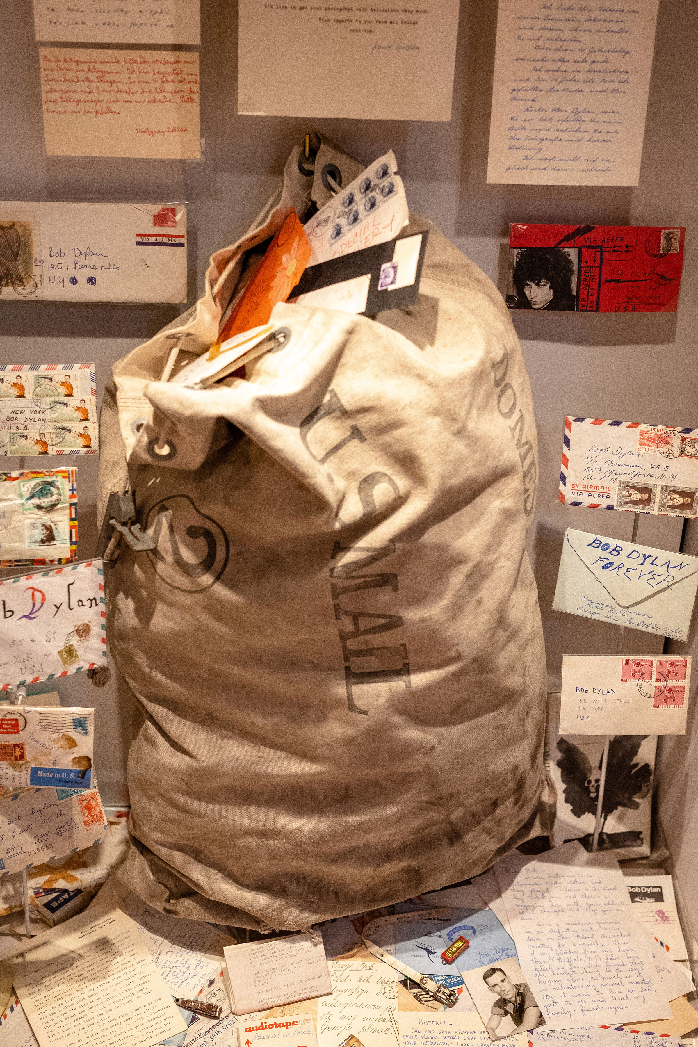 To Bob Dylan Center αποκαλύπτει τα μυστικά του-4