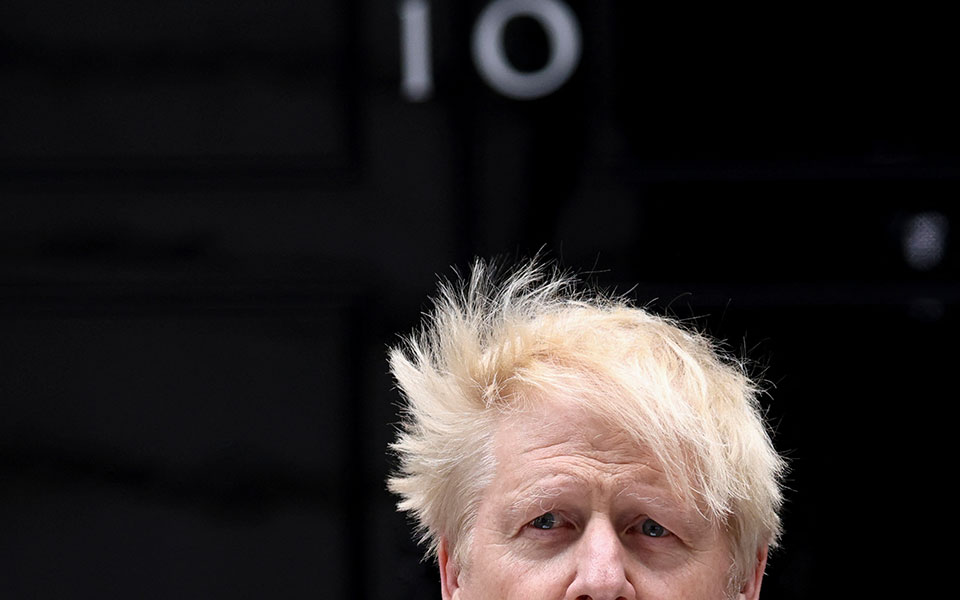 τζόνσον-αρνείται-να-εκφράσει-στήριξη-561951142