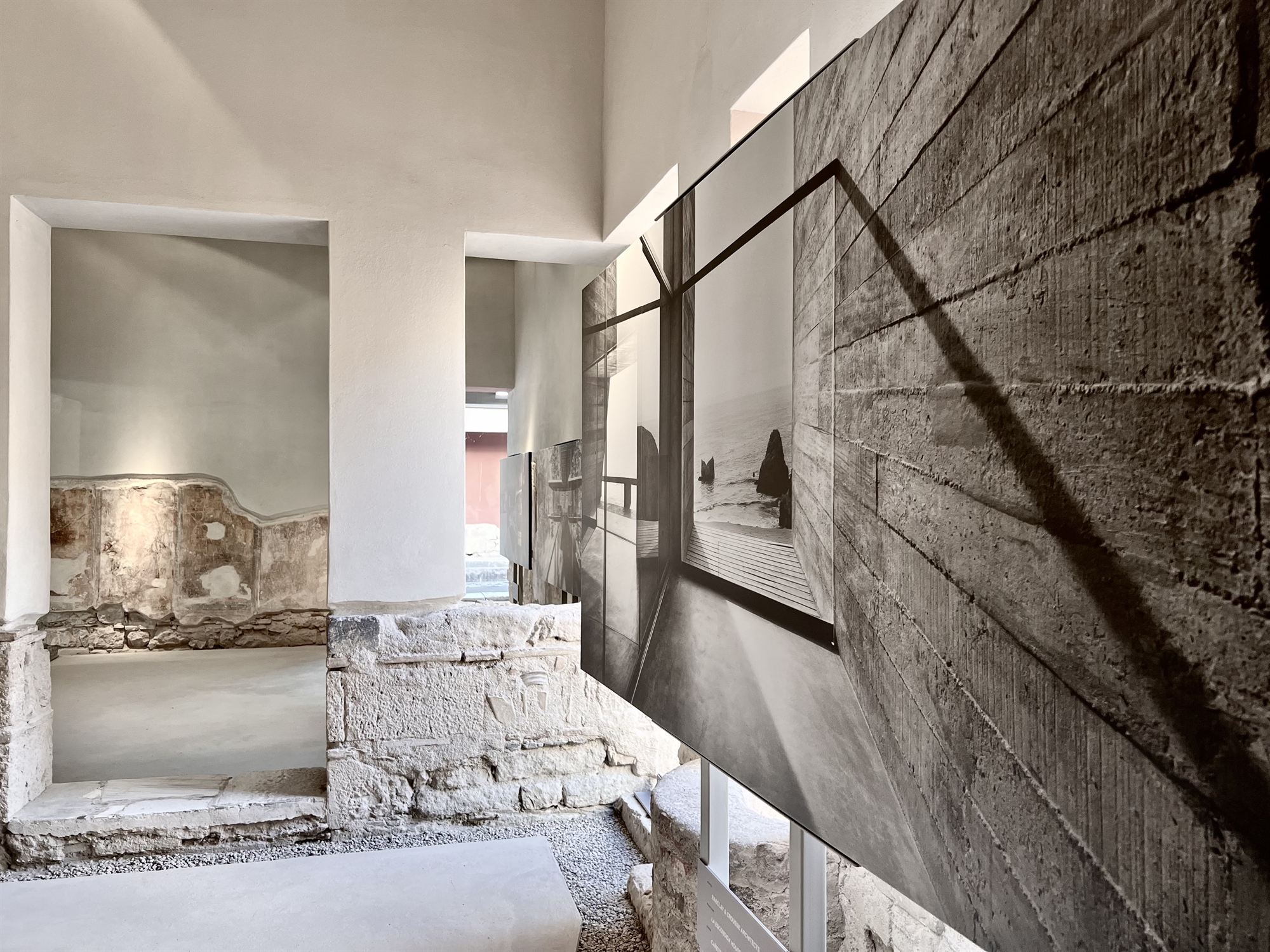 O γυάλινος κόσμος της Εριέτας Αττάλη-8