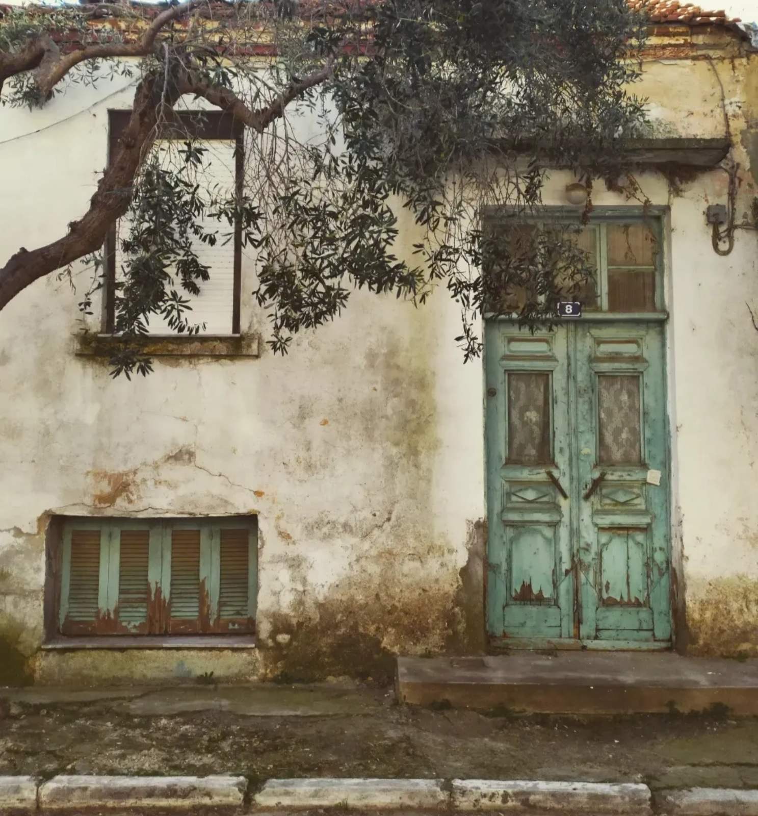 στη-γειτονιά-μιας-επαρχιακής-πόλης-γύ-561951925