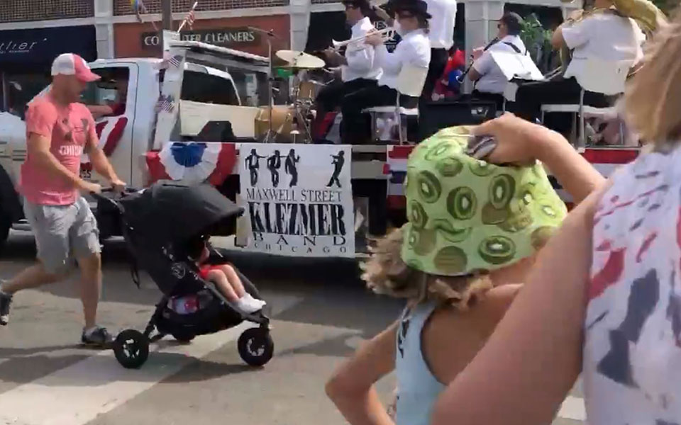 σικάγο-πυροβολισμοί-στην-παρέλαση-γι-561940510