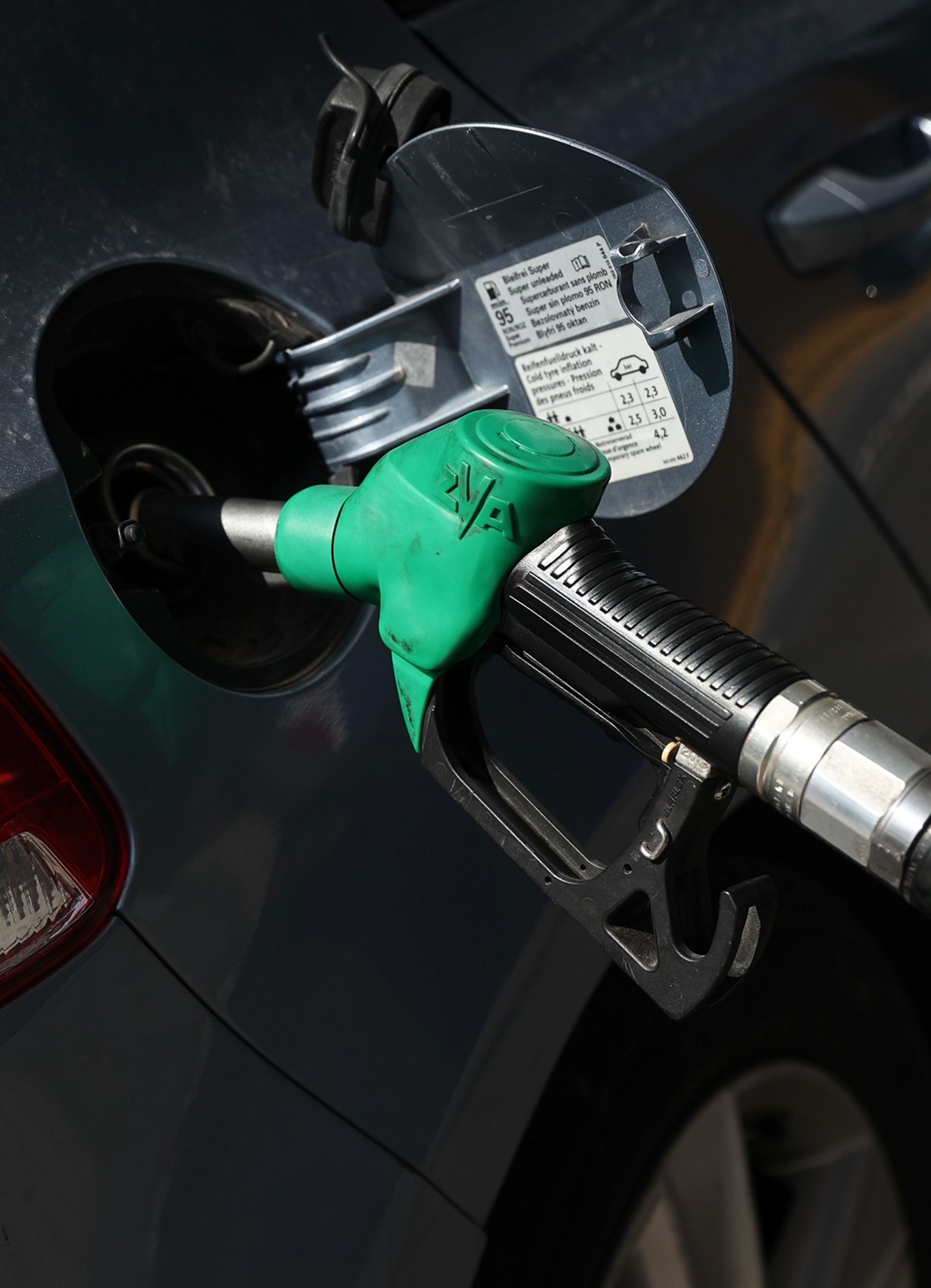 ο-κλάδος-καυσίμων-στο-μικροσκόπιο-της-561935782