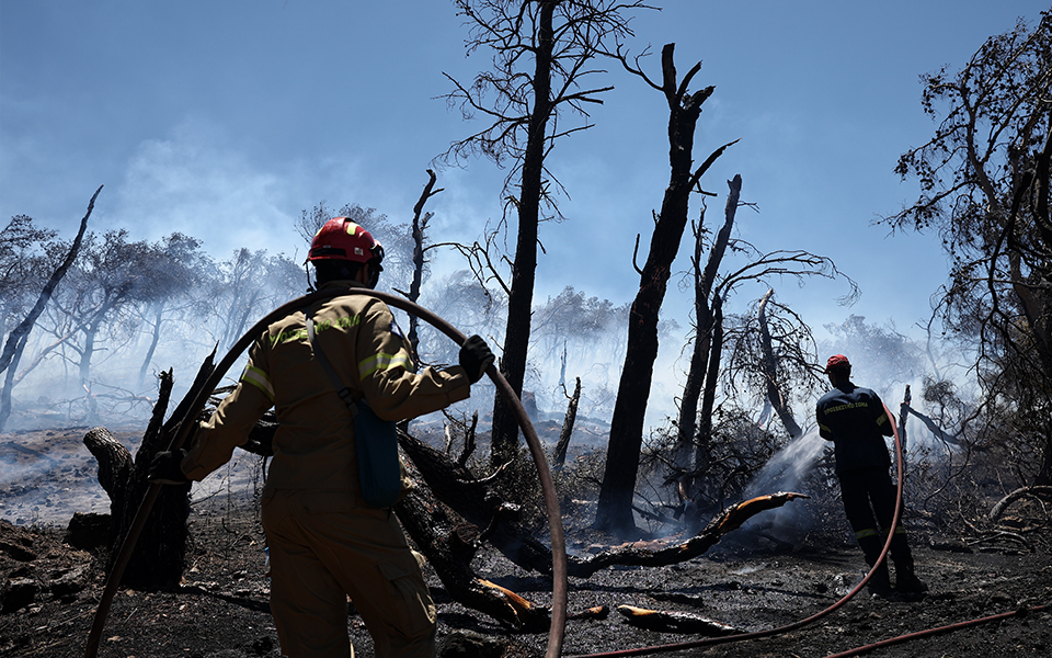 μάχη-με-τις-φλόγες-σε-τέσσερα-μέτωπα-κα-561961759