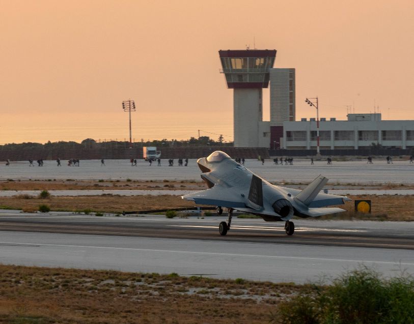 δέκα-f-35-σε-άσκηση-με-τις-ηπα-561951763