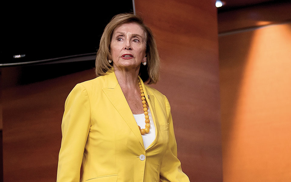 η-κίνα-αντιδρά-στο-ταξίδι-της-πελόζι-561973741