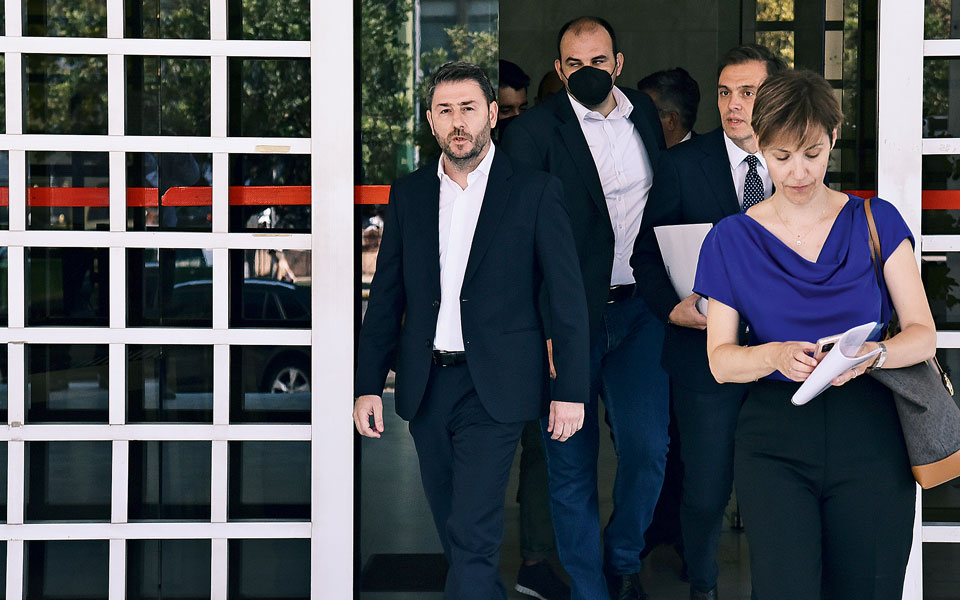 στόχος-του-αρπακτικού-ο-ανδρουλάκη-561975187