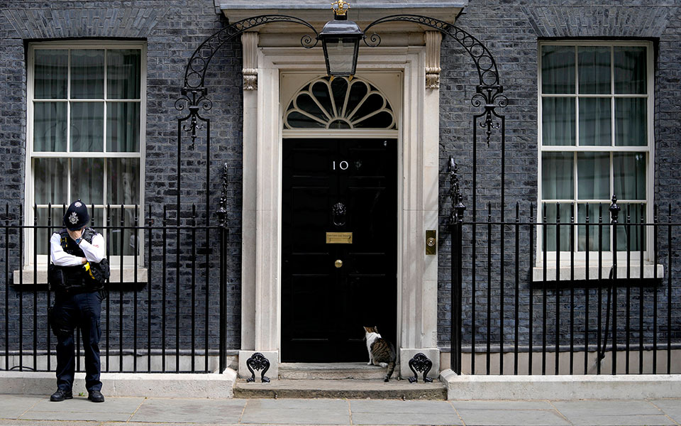 βρετανία-στοχοθετεί-ρώσους-αξιωματο-561974161