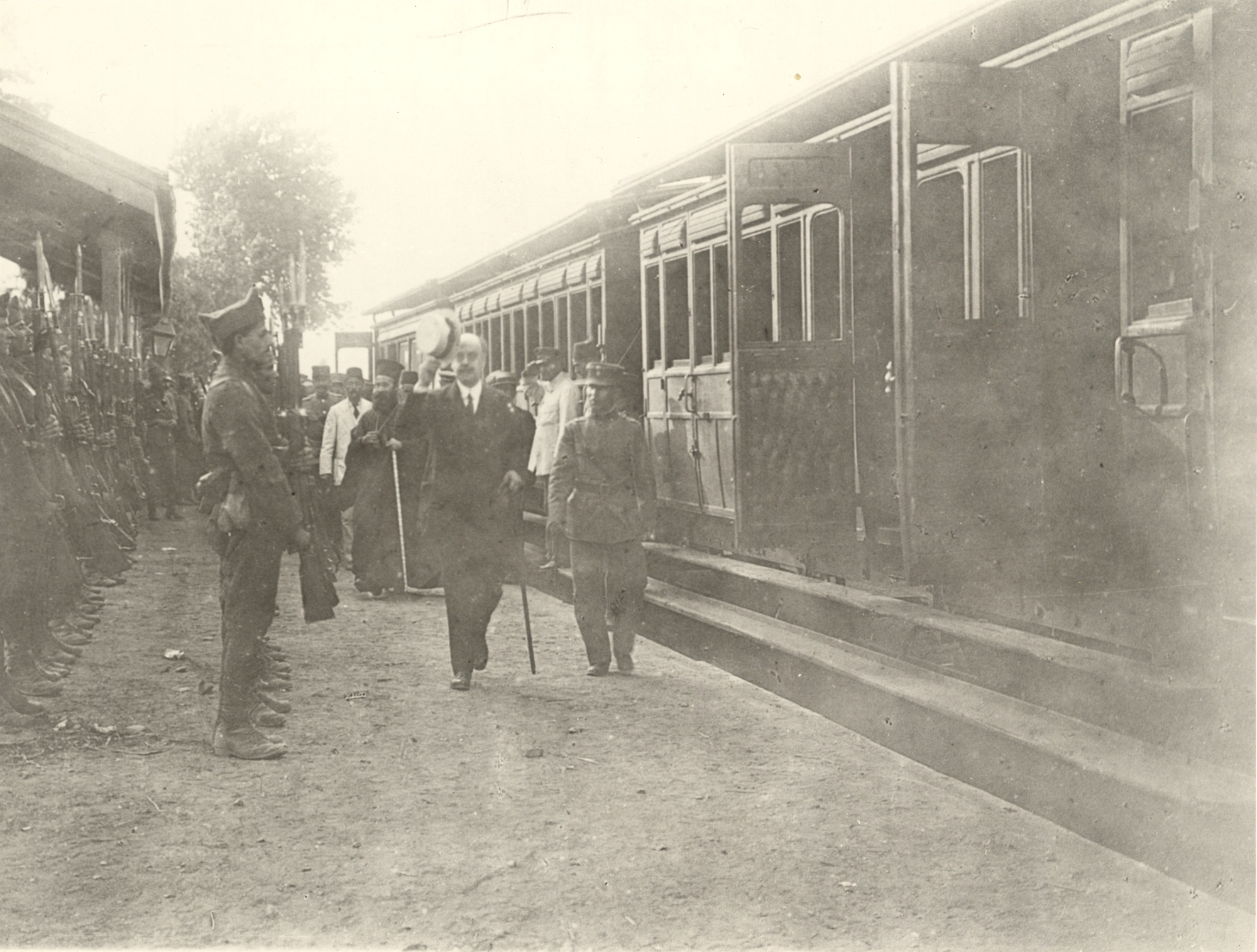 1919-1922-ο-αμφιλεγόμενος-ύπατος-αρμοστής-τη-561966388