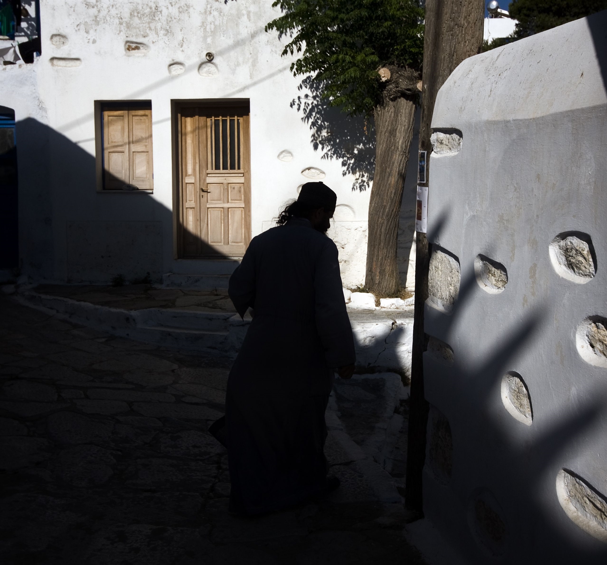 κρατικές-κυρώσεις-σε-κληρικούς-561946234