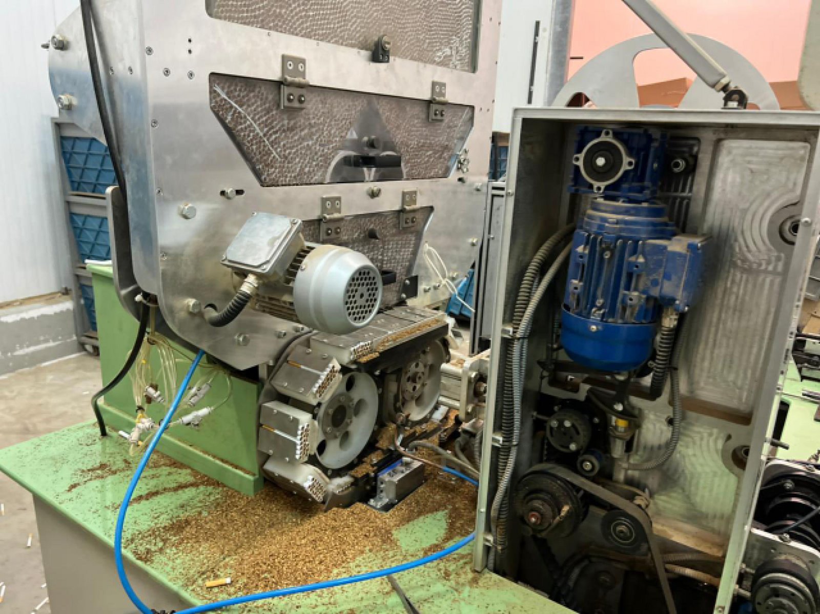 Είχαν φτιάξει εργοστάσιο παραγωγής λαθραίων καπνικών προϊόντων – 11 συλλήψεις-2