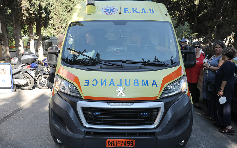 ηράκλειο-διασώστες-και-γιατροί-στο-κ-υ-561961492