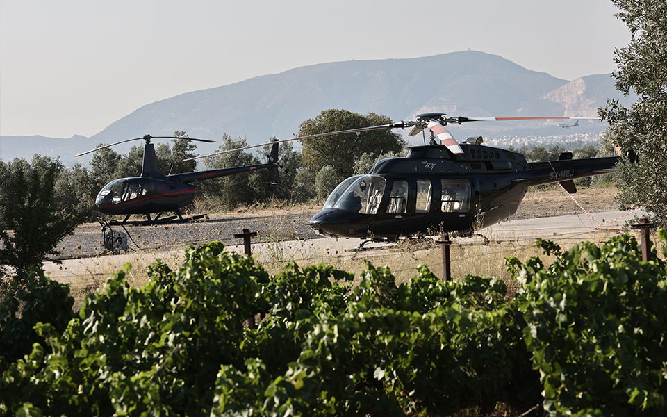 Τρεις συλλήψεις για το δυστύχημα με το ελικόπτερο στα Σπάτα-1