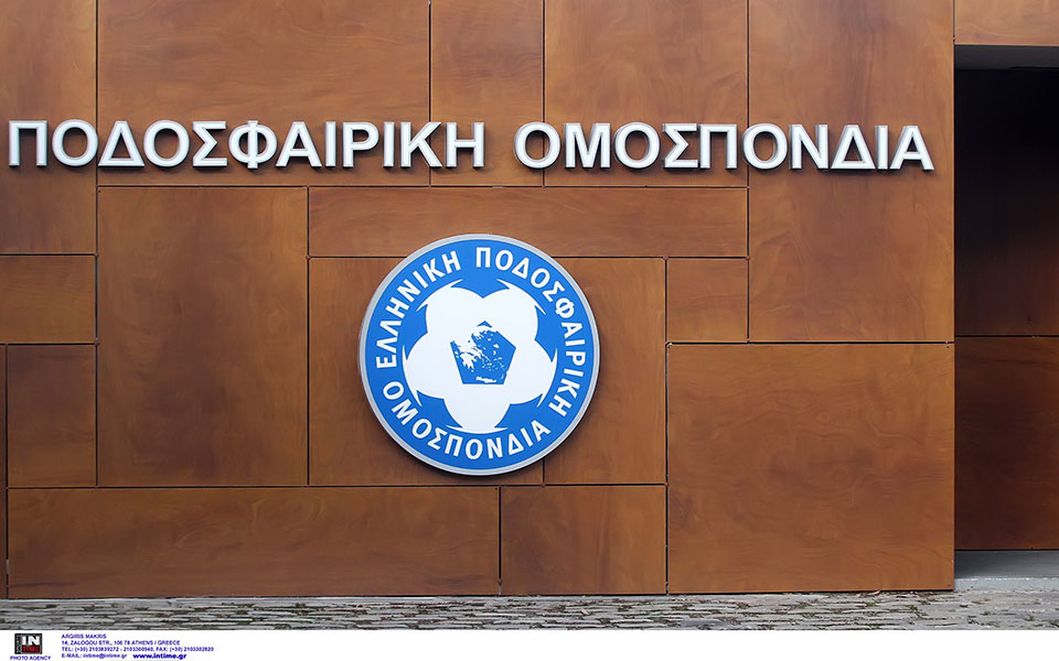 επο-ο-στιβ-μπένετ-νέος-αρχιδιαιτητής-561969316