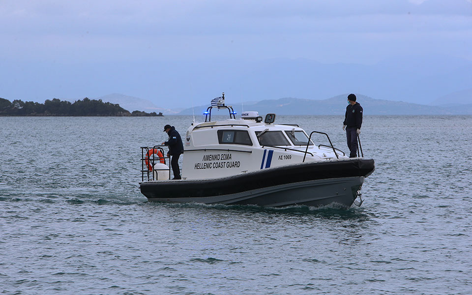 εισροή-υδάτων-σε-πλοίο-δυτικά-της-πύλο-561944968