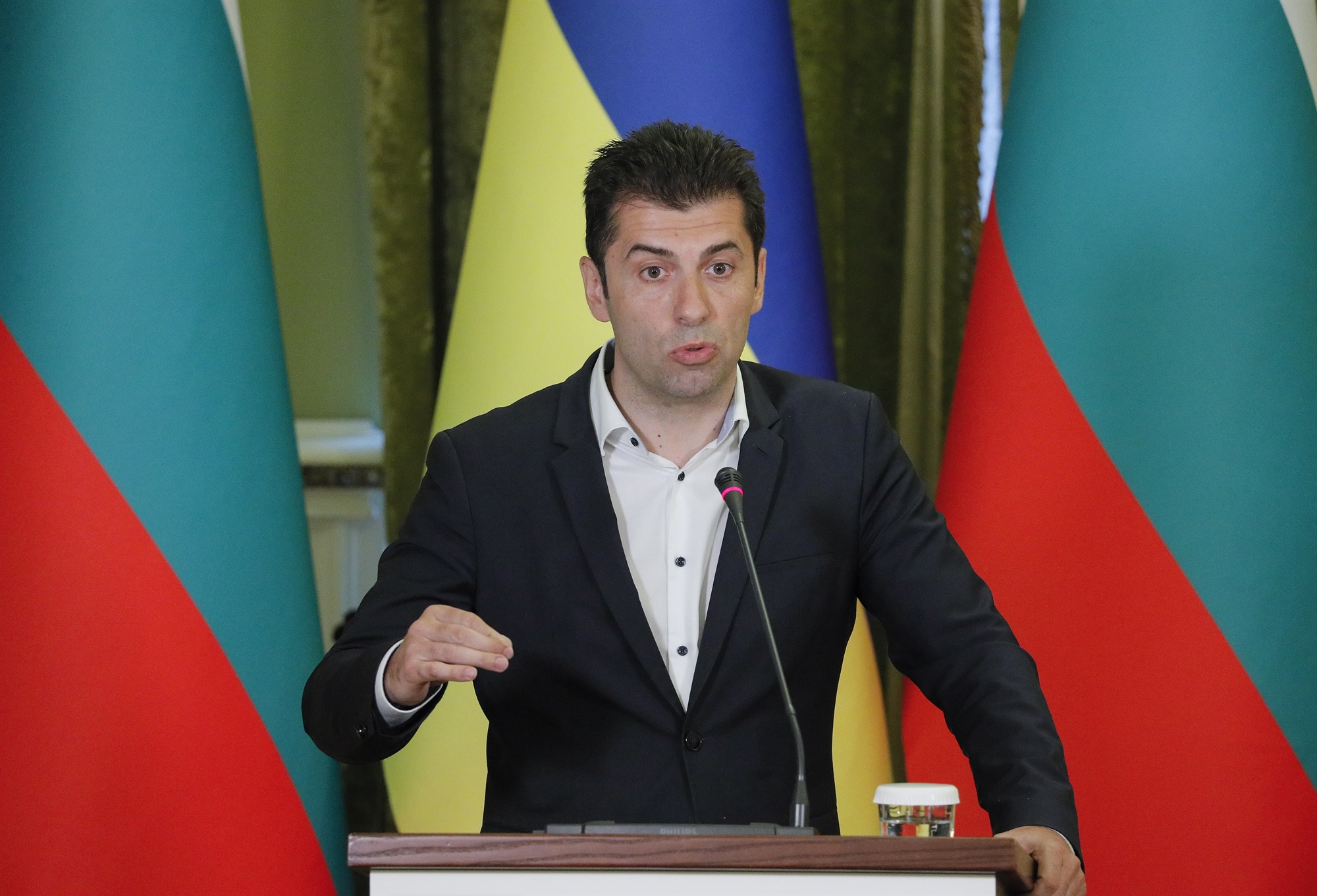 διπλωματική-ρήξη-μόσχας-με-σόφια-561937105