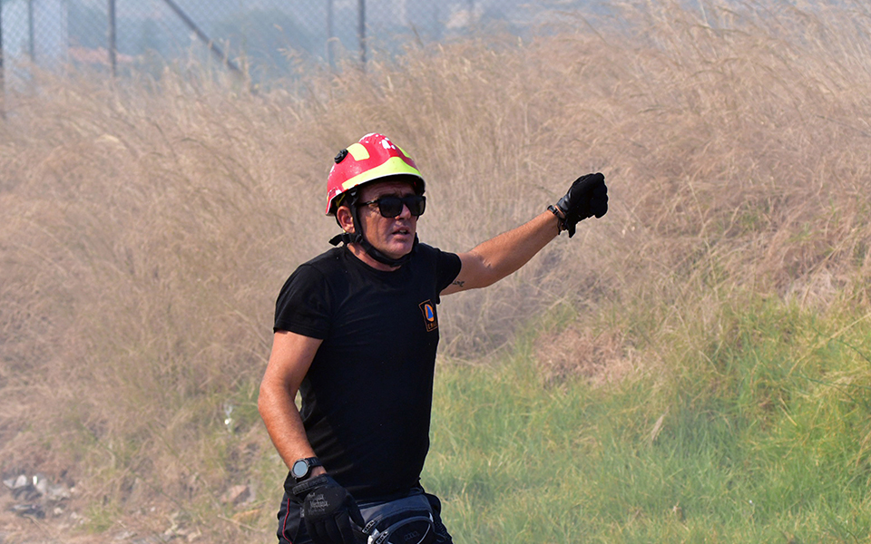 υπό-μερικό-έλεγχο-η-φωτιά-στην-αγία-μαρ-561961465