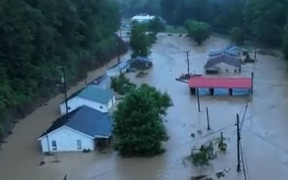 ηπα-τουλάχιστον-τρεις-νεκροί-από-πλημ-561977503