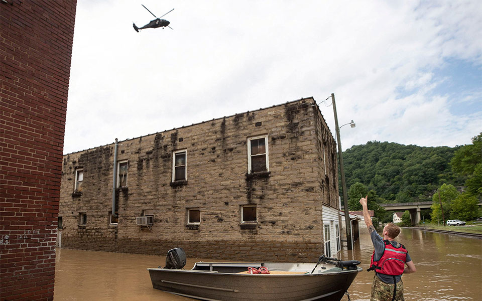 ΗΠΑ: Στους 15 οι νεκροί από τις πλημμύρες στο Κεντάκι-1