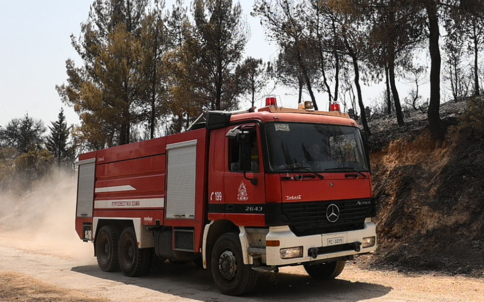 φωτιά-τώρα-σε-παιανία-εύβοια-και-ηλεία-561939385